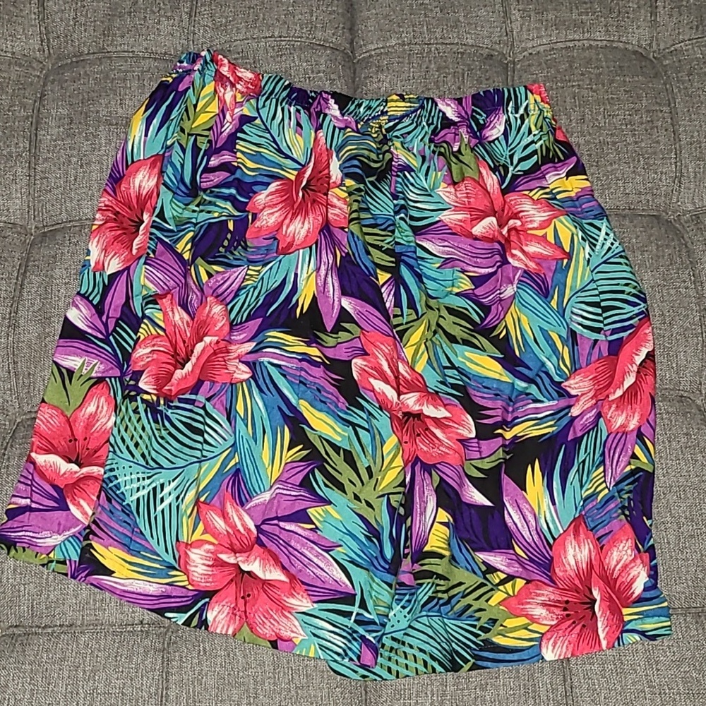 Tropical floral‎ shorts elastic waistband 1X - Picture 4 of 4